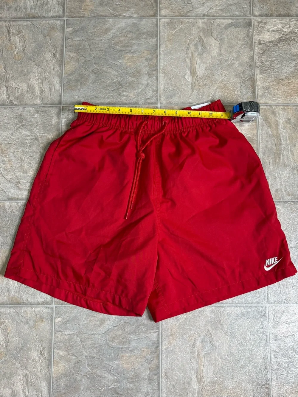 Nike Air Standard Fit Woven Shorts Mens Size Sm Red FN3307-657 Above Knee Length